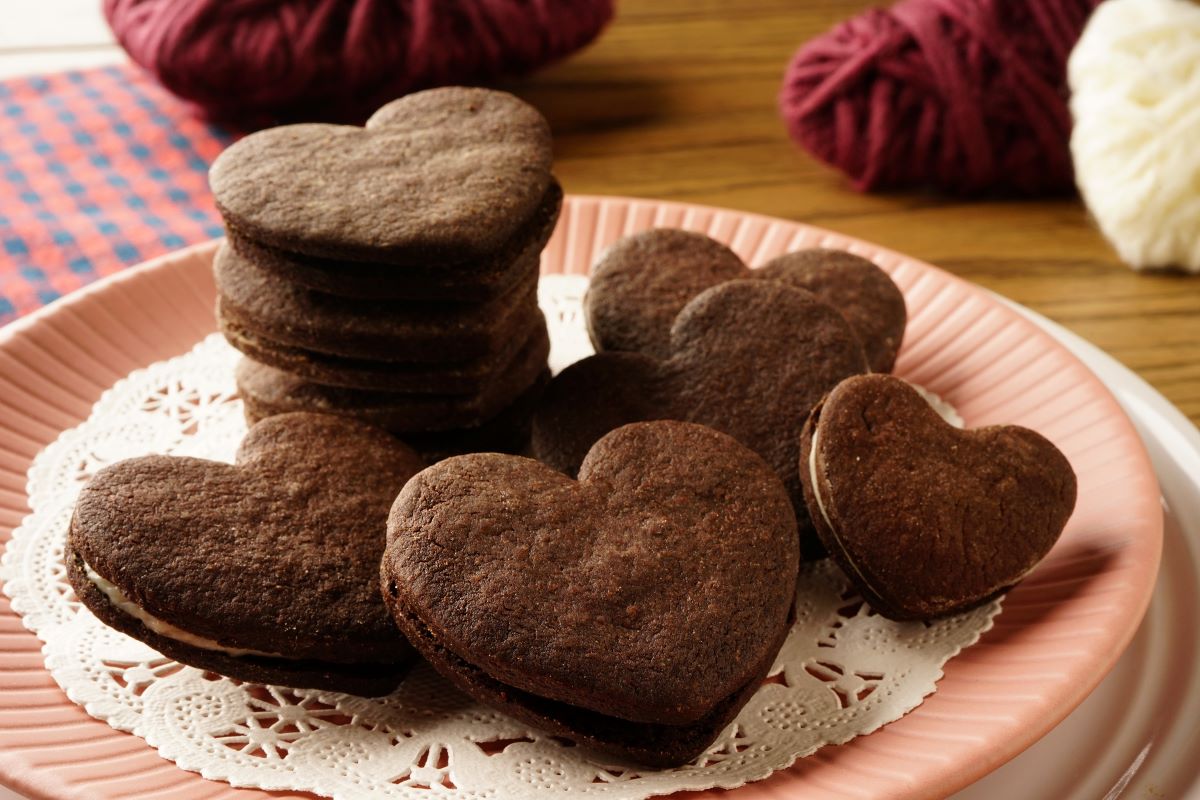 【理研のバレンタイン④】ホットケーキミックスで作るチョコサンドクッキー